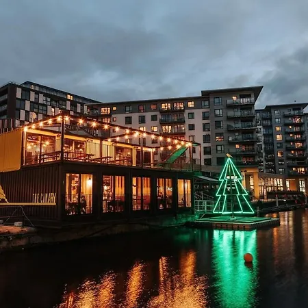 Cosy Waterfront Lägenhet